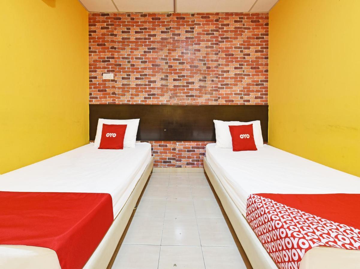 Oyo 90363 Nyamanya Inn Kuantan Exterior foto